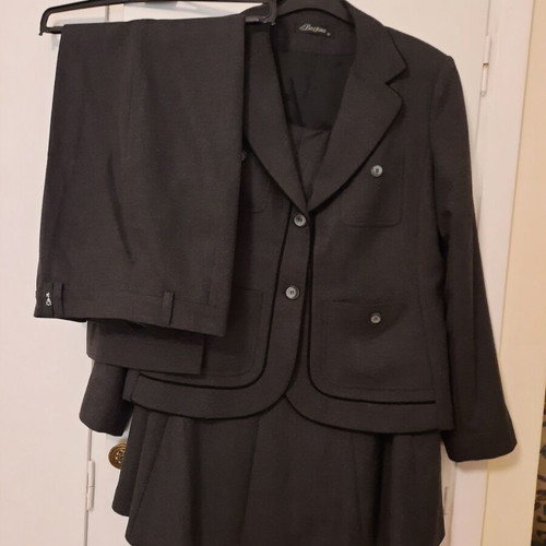 Baziana women's set like new, jacket, skirt and trousers, grey