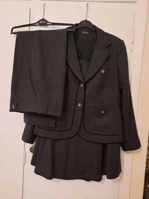 Baziana women's set like new, jacket, skirt and trousers, grey
