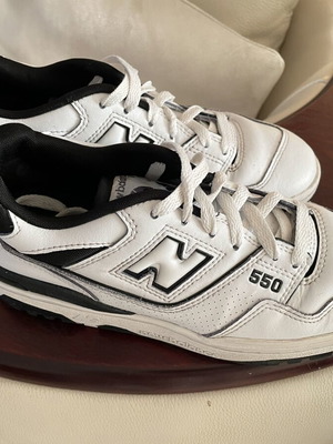 New Balance 550 sneakers like new, size 38, black and white