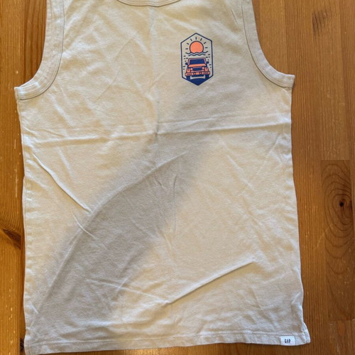 GAP sleeveless shirt for boys like new, beige