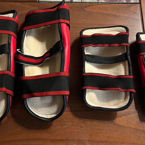 Calico martial arts protective gear like new, 2 forearm guards and 2 small shin guards