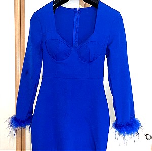Φόρεμα μπλε ρουαγιαλ με πούπουλο στα μανίκια