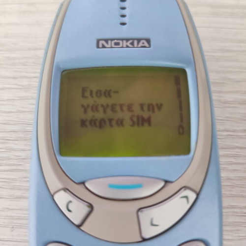Nokia 3310 Classic Phone Turquoise used with brick buttons and charger