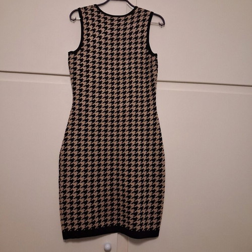 Knee-length dress like new, size S, black and beige