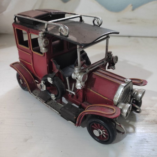 Metal car like new, 16cm long