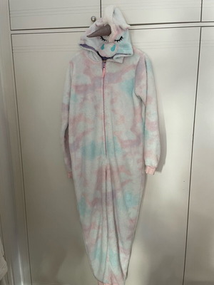 Marka & Spencer unicorn onesie like new, warm and cosy