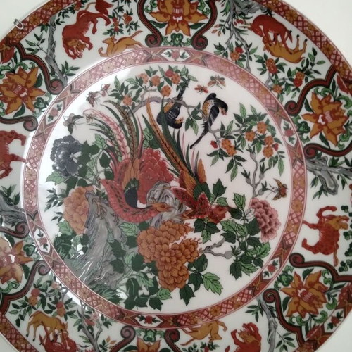 Collection of 3 decorative porcelain wall plates like new