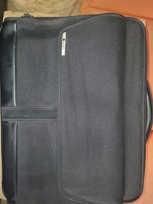 Delsey laptop bag 17'' like new, black, shoulder strap