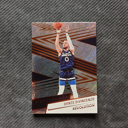 Base card Donte DiVincenzo Revolution NBA 24/25 new