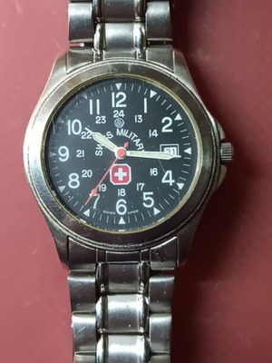 Ρολόι Swiss Military μεταχειρισμένο, ανδρικό, ασημί, χρειάζεται αλλαγή μπαταρίας