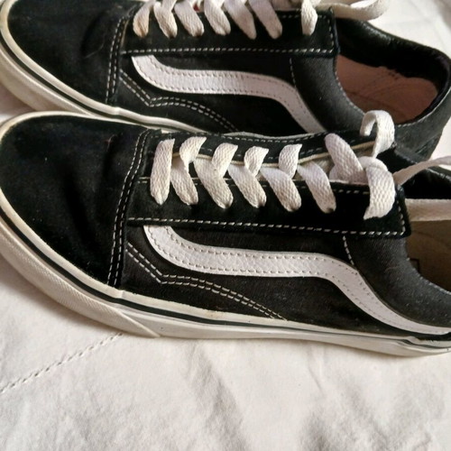 Vans athletic shoes size 37 like new, black unisex