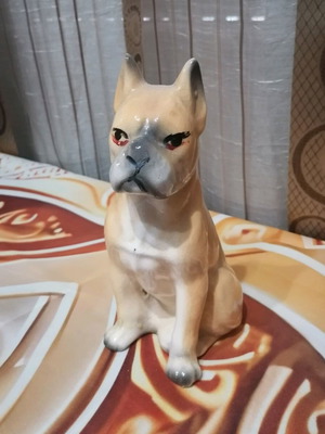 Decorative dog used in excellent condition