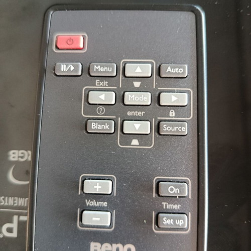 BenQ MP522ST Projector like new, XGA 2000 Lumens, short-throw