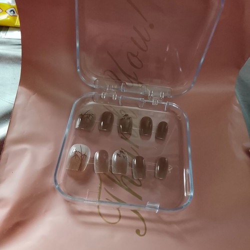 Press-on nails XS size for small natural nail bases
