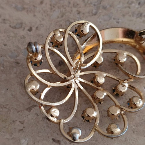 Vintage pin