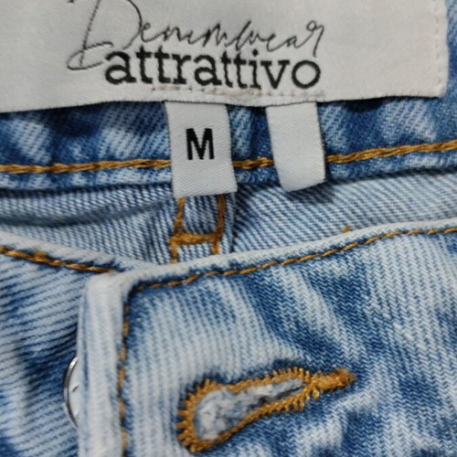 Attrattivo mom fit jeans used, size M, light blue with frayed hems