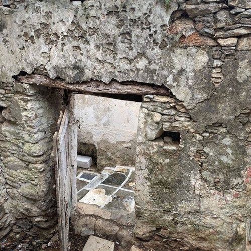 Stone house with independent studio for renovation in Damarionas Naxos