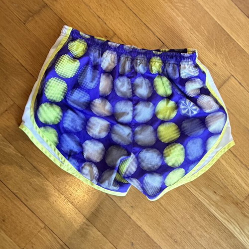 Nike shorts size S like new, multicolor
