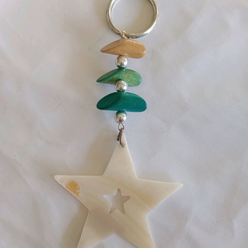 Star keychain with green stones