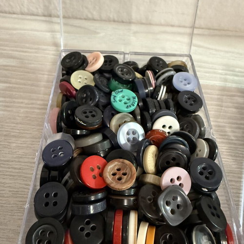 Buttons small, like new, set of 3 boxes