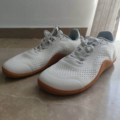 Nunorm women's shoes new, size 40.5, white athletic
