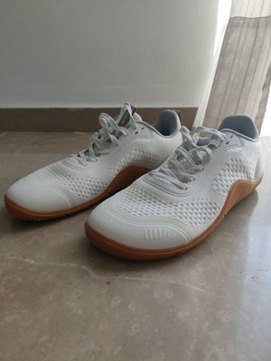 Nunorm women's shoes new, size 40.5, white athletic