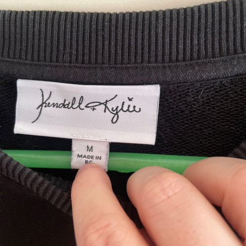 Kendall + Kylie sweatshirt new, size Medium, black