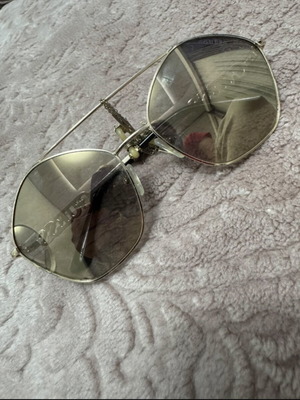 Guess women's sunglasses like new with mirror beige and gold