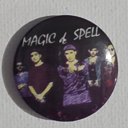 Magic de Spell pin badge