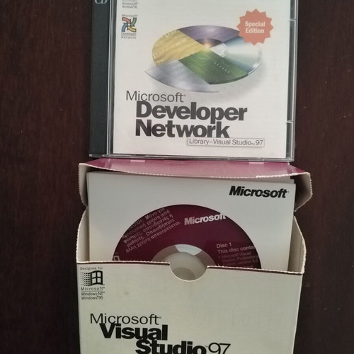Microsoft Visual Studio 97 software package, English edition for students