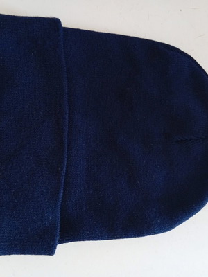 Acrylic hat deep blue like new, one size