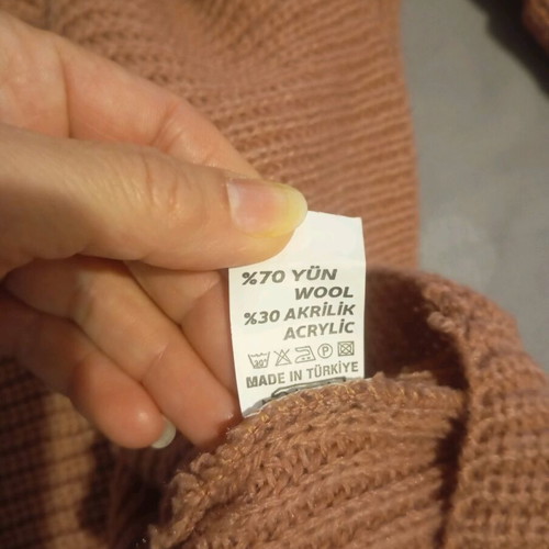 Wool sweater like new, size S, 3/4 sleeve, apple brown color