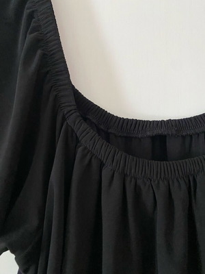 Black dress with ruffles like new, knee-length