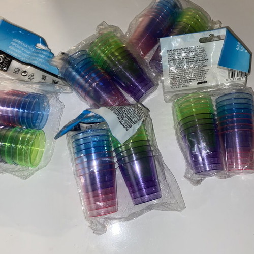 Plastic shot glasses, pack of 16 per bag