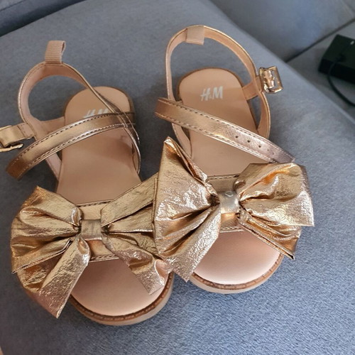 H&M Summer Sandals Size 24 Like New, Gold