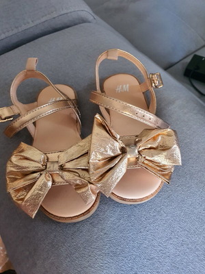 H&M Summer Sandals Size 24 Like New, Gold