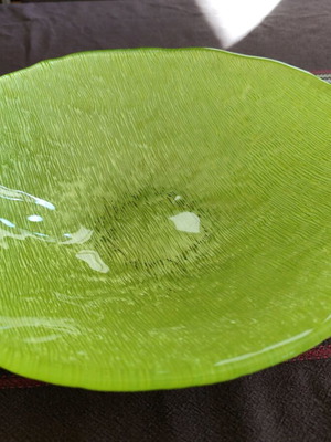 Glass fruit bowl platter like new, large