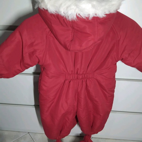 Baby all-in-one exit suit like new, red for 9 months
