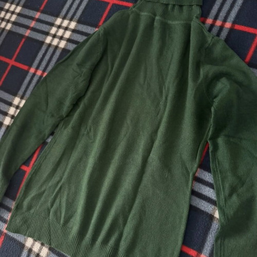 Women's green turtleneck S/M used