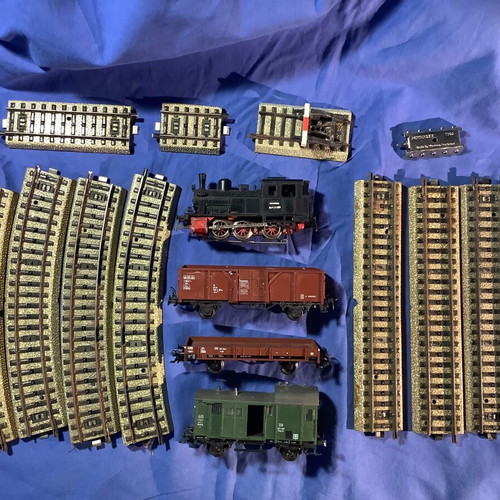 Marklin 3029 steam locomotive set with wagons and rails used