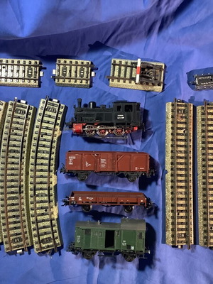 Marklin 3029 steam locomotive set with wagons and rails used