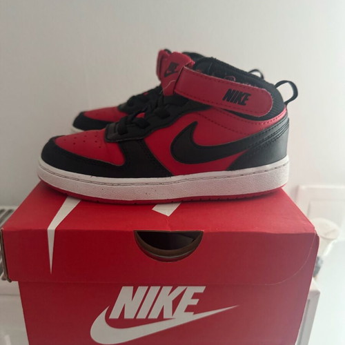 Nike kids athletic shoes size 27 like new, low boots black-red