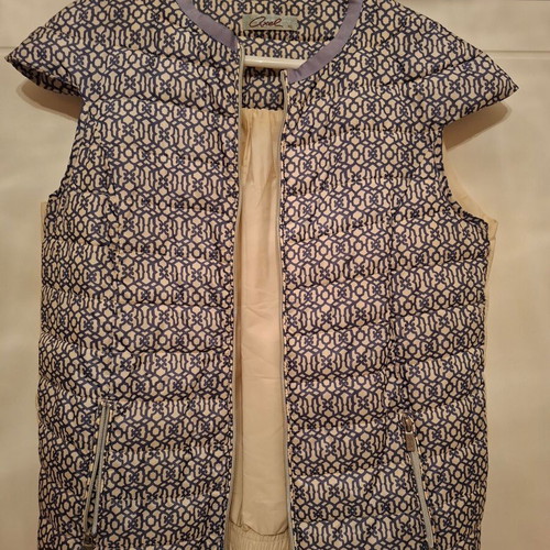 Axel sleeveless vest size 42 like new