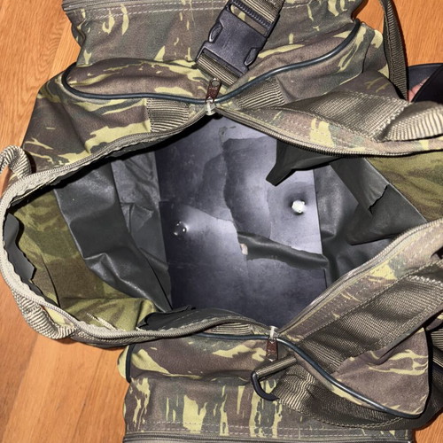 Sakos E.S used military transport bag with broken base plastic