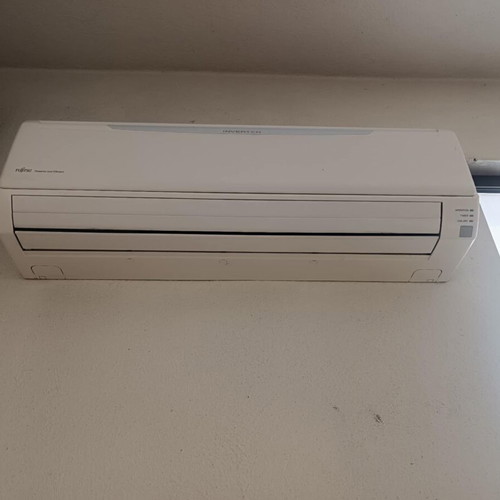 Fujitsu AOYR24LCC air conditioner like new, 24,000 BTU