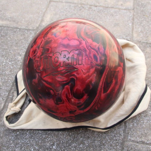 Bowling balls used, pack of 14 pieces