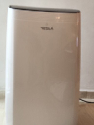 Φορητό κλιματιστικό Tesla 12000btu ολοκαίνουριο με Wi-Fi και τηλεχειριστήριο