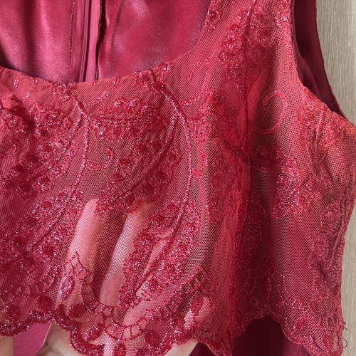 Red dress with lace used, size M