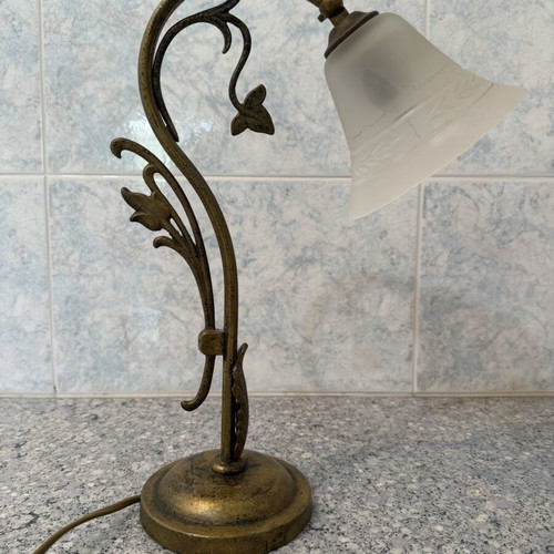 Classic table lamp with glass shade, like new, bronze finish