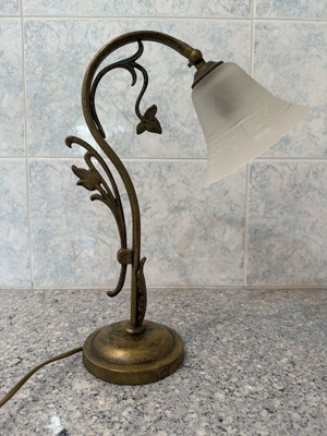 Classic table lamp with glass shade, like new, bronze finish
